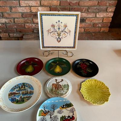 Lot of Vintage Pained Decorative / Serving Plates