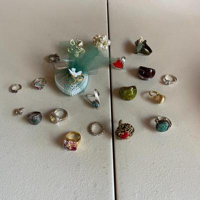 Lot of Vintage Costume Jewelry - Rings, Pins and Pendents