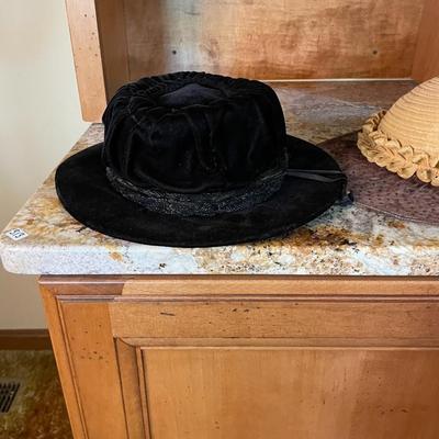 Lot of Vintage Hats