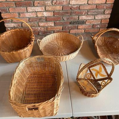 Lot of Wicker Baskets