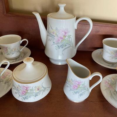 Vintage Jamestown China set