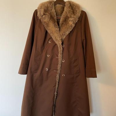 Vintage Women's Brown Trench Coat with Fur Lining