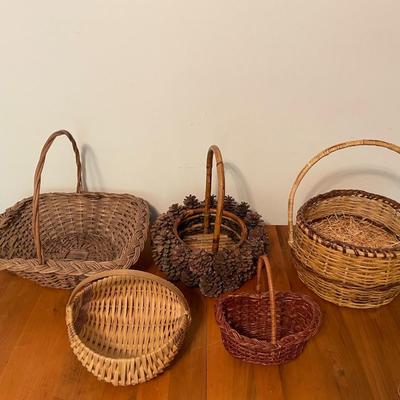 Lot of Wicker Baskets