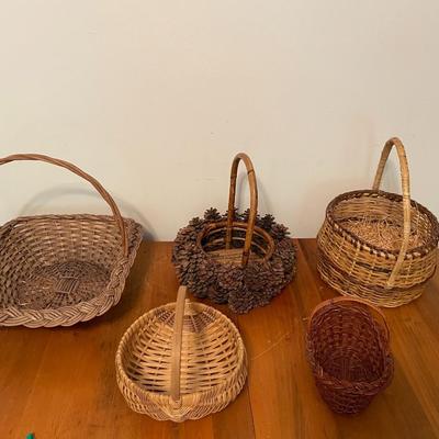 Lot of Wicker Baskets