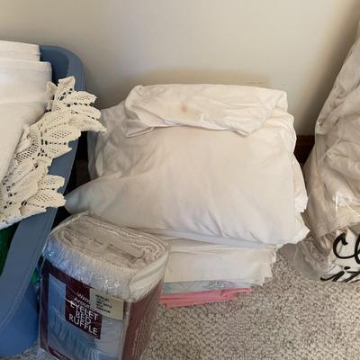 Lot of Sheets / Bedding