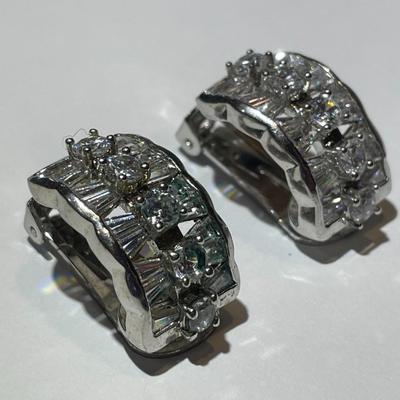 Vintage Nolan Miller Exquisite White Metal Crystal/CZ Clip-on Fashion Earrings in VG Preowned Condition.