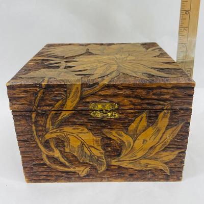 Antique FLEMISH Poinsettia Wooden Box with hinged lid