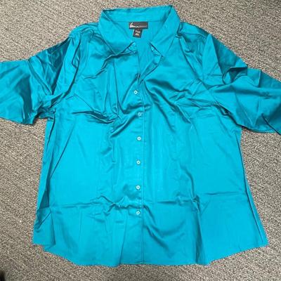 Women's Plus Sized Clothing Lot - 2 blouses, 2 cardigans, 1 pant size 22/24