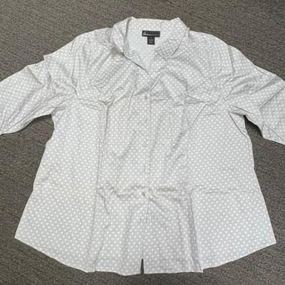 Women's Plus Sized Clothing Lot - 2 blouses, 2 cardigans, 1 pant size 22/24