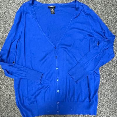 Women's Plus Sized Clothing Lot - 2 blouses, 2 cardigans, 1 pant size 22/24