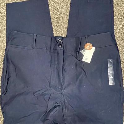 Women's Plus Sized Clothing Lot - 2 blouses, 2 cardigans, 1 pant size 22/24