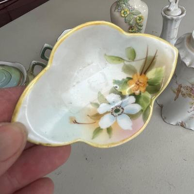 Lot of antique porcelain