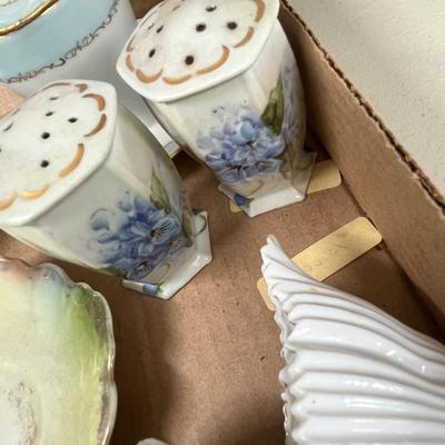 Lot of painted porcelain