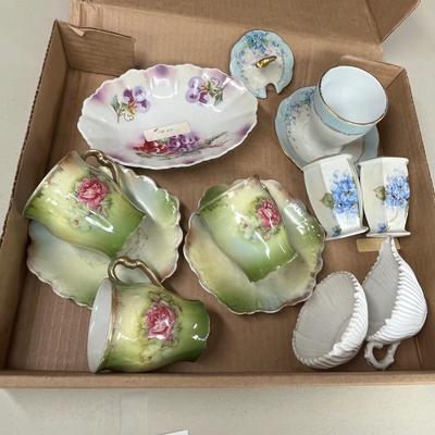 Lot of painted porcelain