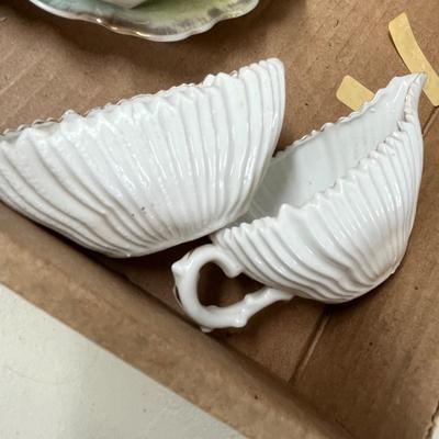 Lot of painted porcelain