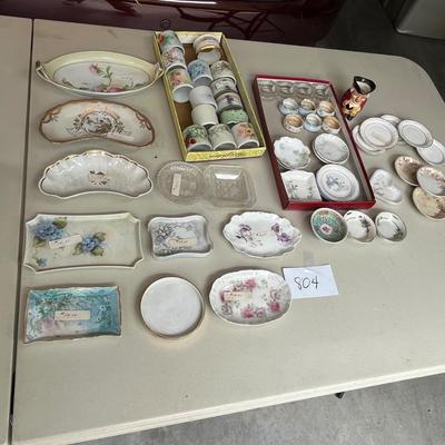 Lot of Napkin rings, and plates