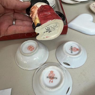 Lot of Napkin rings, and plates
