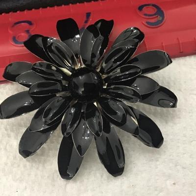 Vintage Black Metal Large Daisy Flower Pin / Brooch