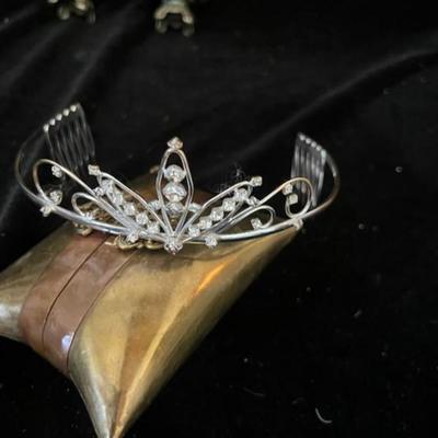 UNIQUE BRASS PURSE, 2 VASES, NECKLACE, HAND MIRROR AND TIARA