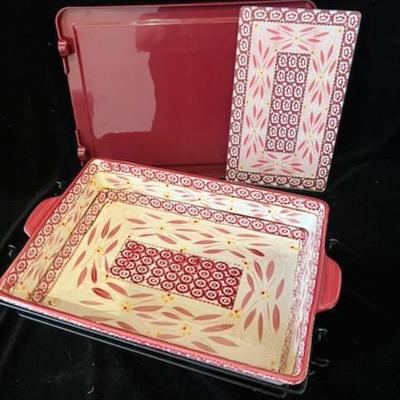 TEMP-TATIONS CASSEROLE DISH W/LID AND GLASS CUTTING BOARD