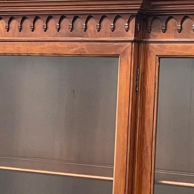 MORGANTON FURNITURE ~ Mahogany Breakfront China Cabinet ~*Read Details