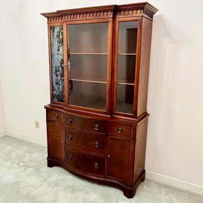 MORGANTON FURNITURE ~ Mahogany Breakfront China Cabinet ~*Read Details