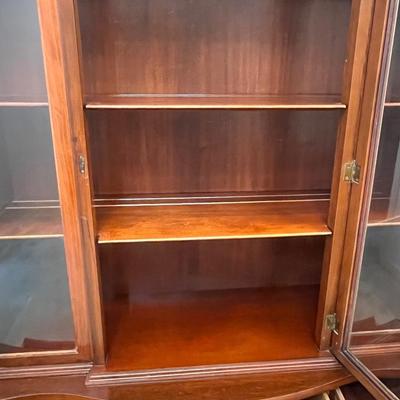 MORGANTON FURNITURE ~ Mahogany Breakfront China Cabinet ~*Read Details