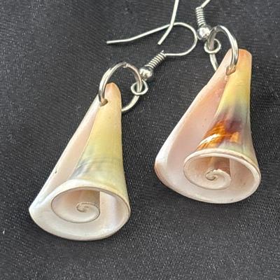 Large seashell twist earrings