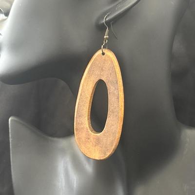 Wooden oval earrings