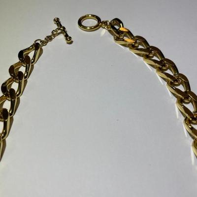 Vintage Solid Heavy 18" Gold-tone Fashion Link Necklace 1/2" Wide w/Toggle Clasp in VG Preowned Condition.
