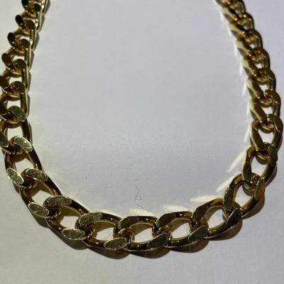 Vintage Solid Heavy 18" Gold-tone Fashion Link Necklace 1/2" Wide w/Toggle Clasp in VG Preowned Condition.