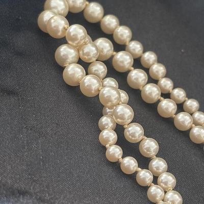 Vintage faux pearl necklace