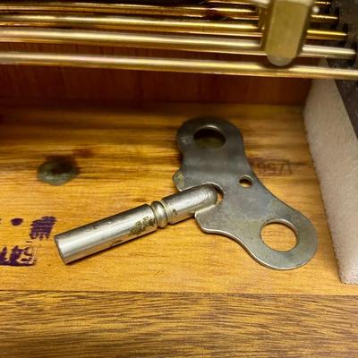 Vintage Ridgeway Mantel Clock with Westminster Chimes