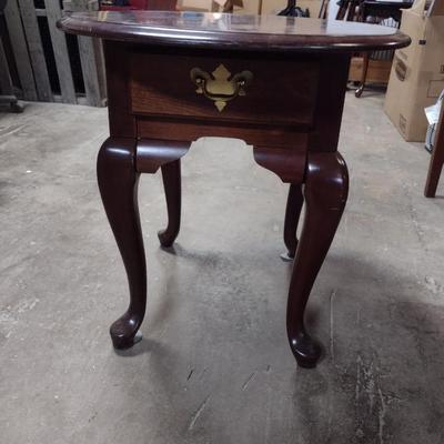 Broyhill Wooden Side Table with Drawer