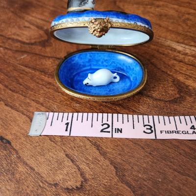 Limoges France Claire Louguet Peint Main Cat w Mouse inside Trinket Box Holder