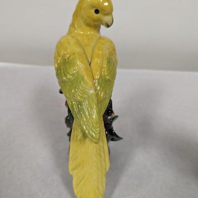 Jeanne Reed's Ltd. Porcelain Parrot Pair