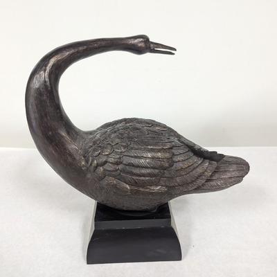 Resin Bird Statue