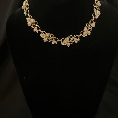 Vintage, unmarked, frosted leaf gold toned necklace