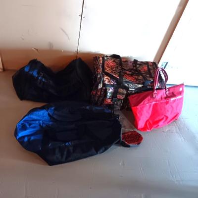 DUFFLE BAGS AND TOTE