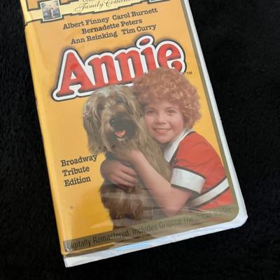 Annie Vhs 22310