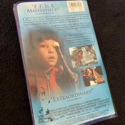 E.T. Extra Terrestrial VHS 60354 Movie