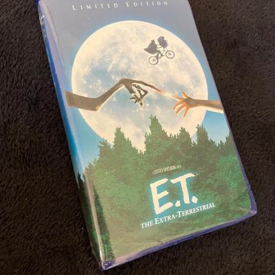 E.T. Extra Terrestrial VHS 60354 Movie