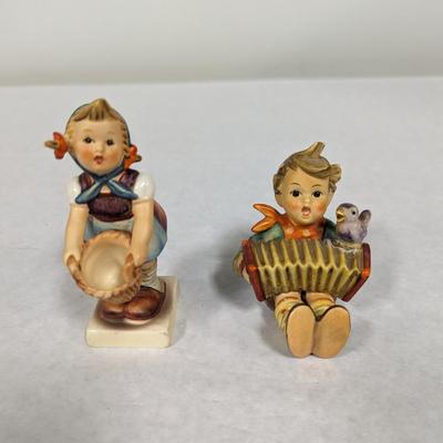 Goebel Hummel Figurine Little Helper & Let's Sing West Germany