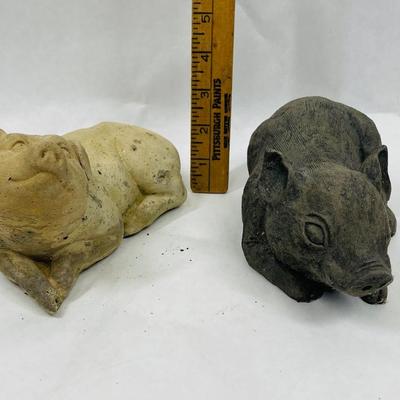 2 Garden Piggy Pigs