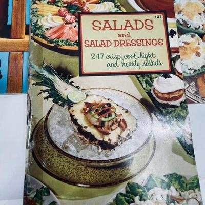 Lot of Vintage Recipe Pamplets & Booklets