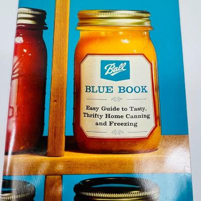 Lot of Vintage Recipe Pamplets & Booklets