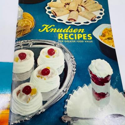 Lot of Vintage Recipe Pamplets & Booklets