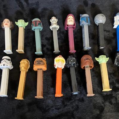 Vintage Star Wars Pez Lot with 16 Dispensers