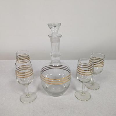 Vintage Decanter And Glasses