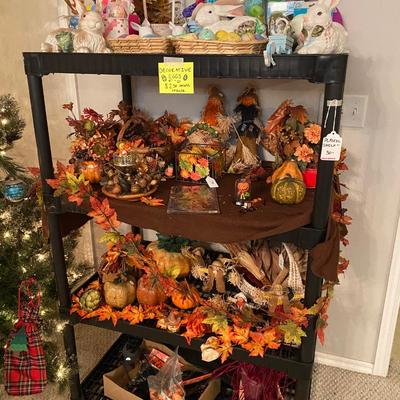 Lot 5: Holiday & More